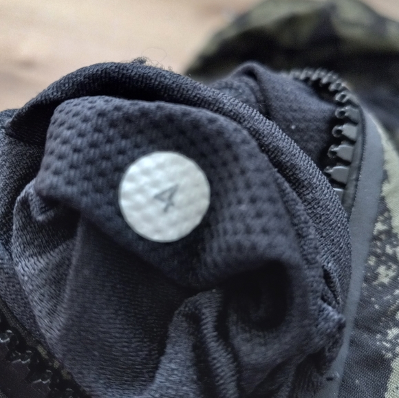 Lululemon Rise and Shine Fatigue Camo Rain Running Jacket Size 4 - Picture 10 of 10